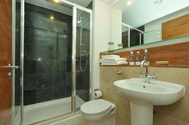 2 Bed 2 Bath Luxury Apartment In Central Londen Buitenkant foto